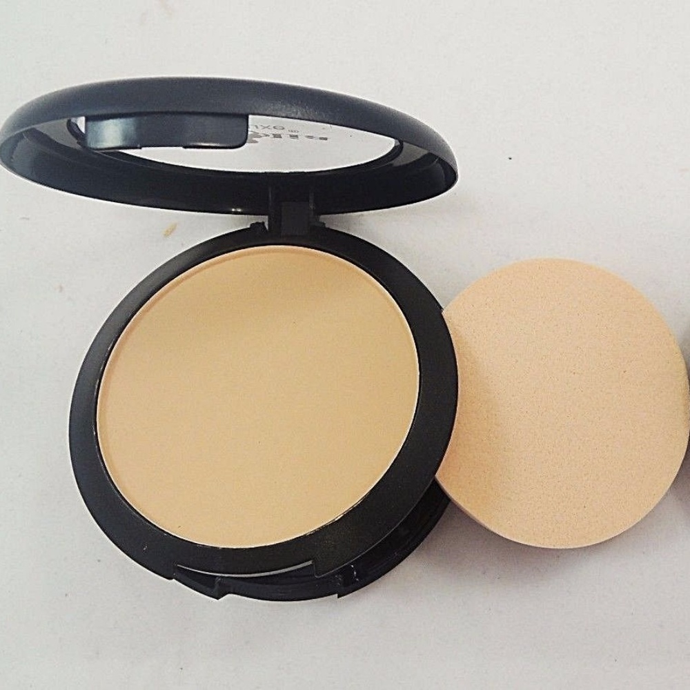 WATERPROOF SILKY POWDER MAKEUP